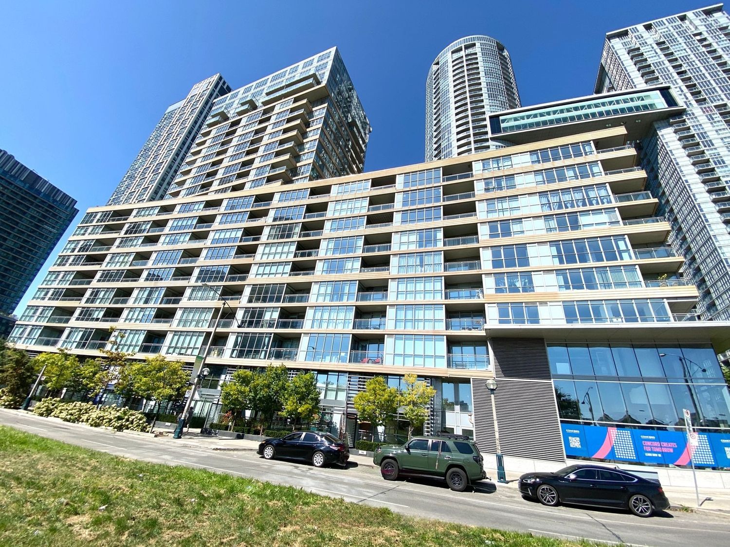 96 Fort York Boulevard. 96 Fort York Boulevard is located in  Downtown, Toronto - image #1 of 6