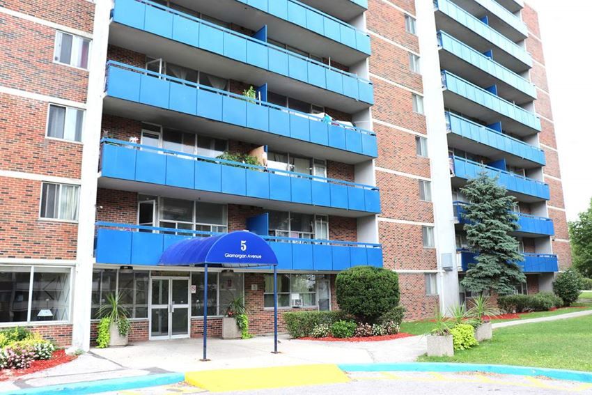 5 Glamorgan Street. 5 Glamorgan Avenue is located in  Scarborough, Toronto - image #1 of 2