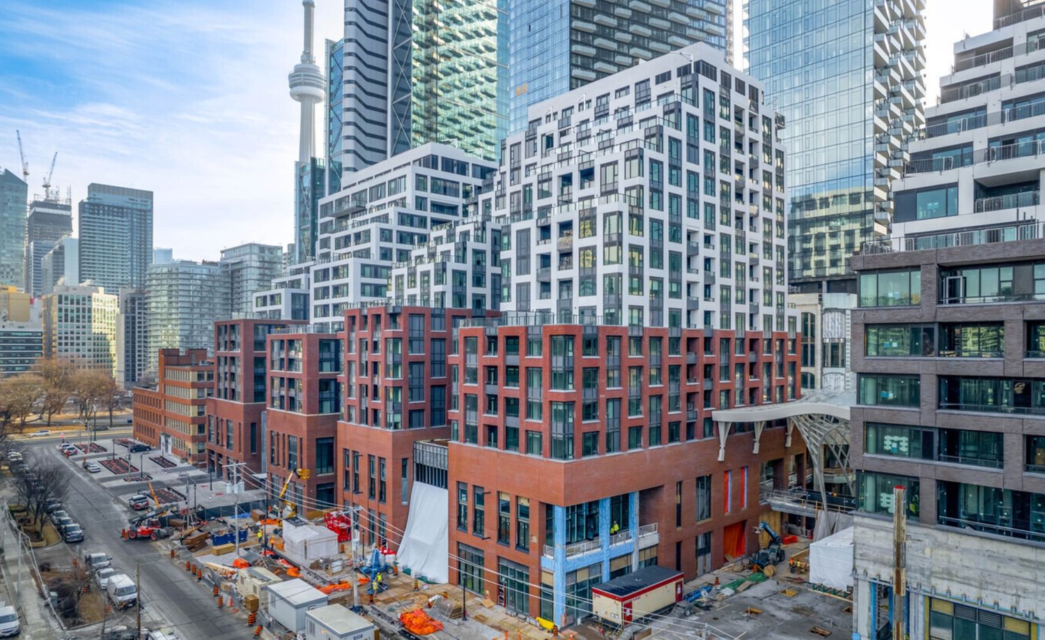 435 Wellington Street West. The Residences at the Well is located in  Downtown, Toronto - image #2 of 5