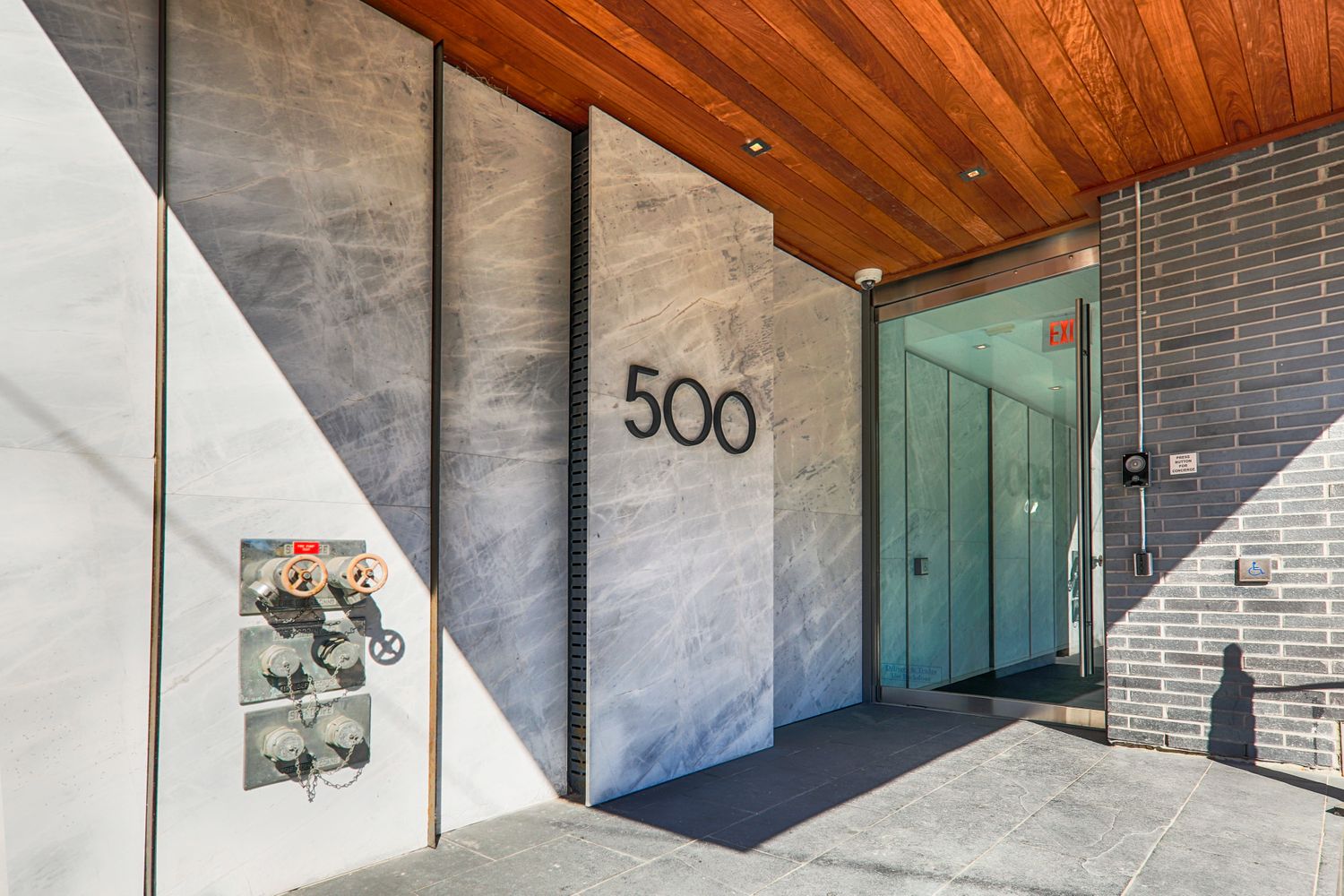 500 Wellington Street W. 500 Wellington West is located in  Downtown, Toronto - image #4 of 4