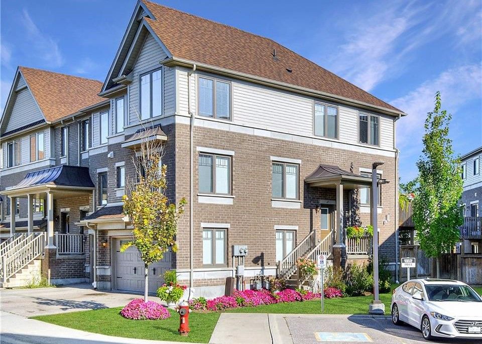 1112-1118 Fairway Road. 70 Willowrun Townhomes is located in  Kitchener, Toronto - image #2 of 5