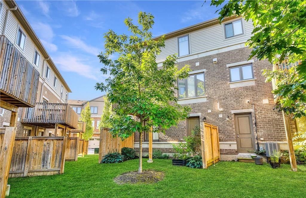 1112-1118 Fairway Road. 70 Willowrun Townhomes is located in  Kitchener, Toronto - image #5 of 5