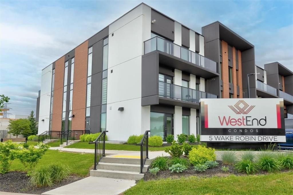 5 Wake Robin Drive. Westend Condos is located in  Ottawa, Toronto - image #1 of 5