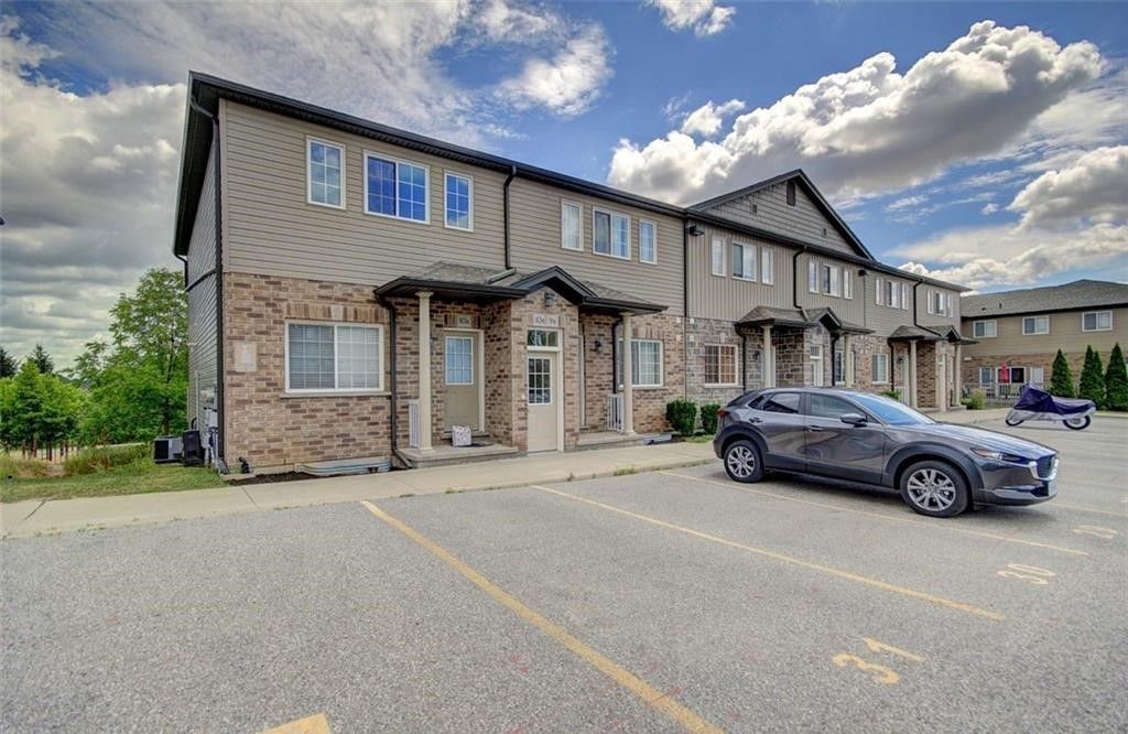 1180 Countrystone Drive. 1180 Countrystone Condos is located in  Hamilton, Toronto - image #1 of 5