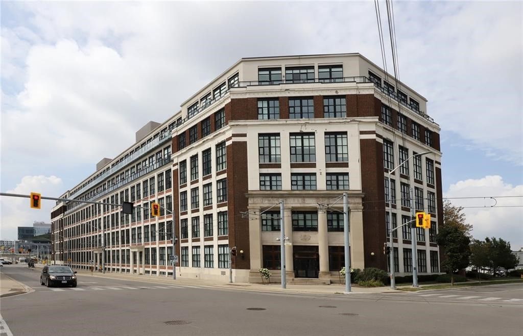 404 King Street. The Kaufman Lofts is located in  Kitchener, Toronto - image #2 of 7