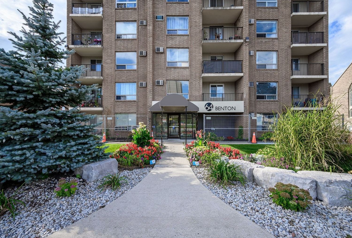 64 Benton Street. 64 Benton Condos is located in  Kitchener, Toronto - image #4 of 7