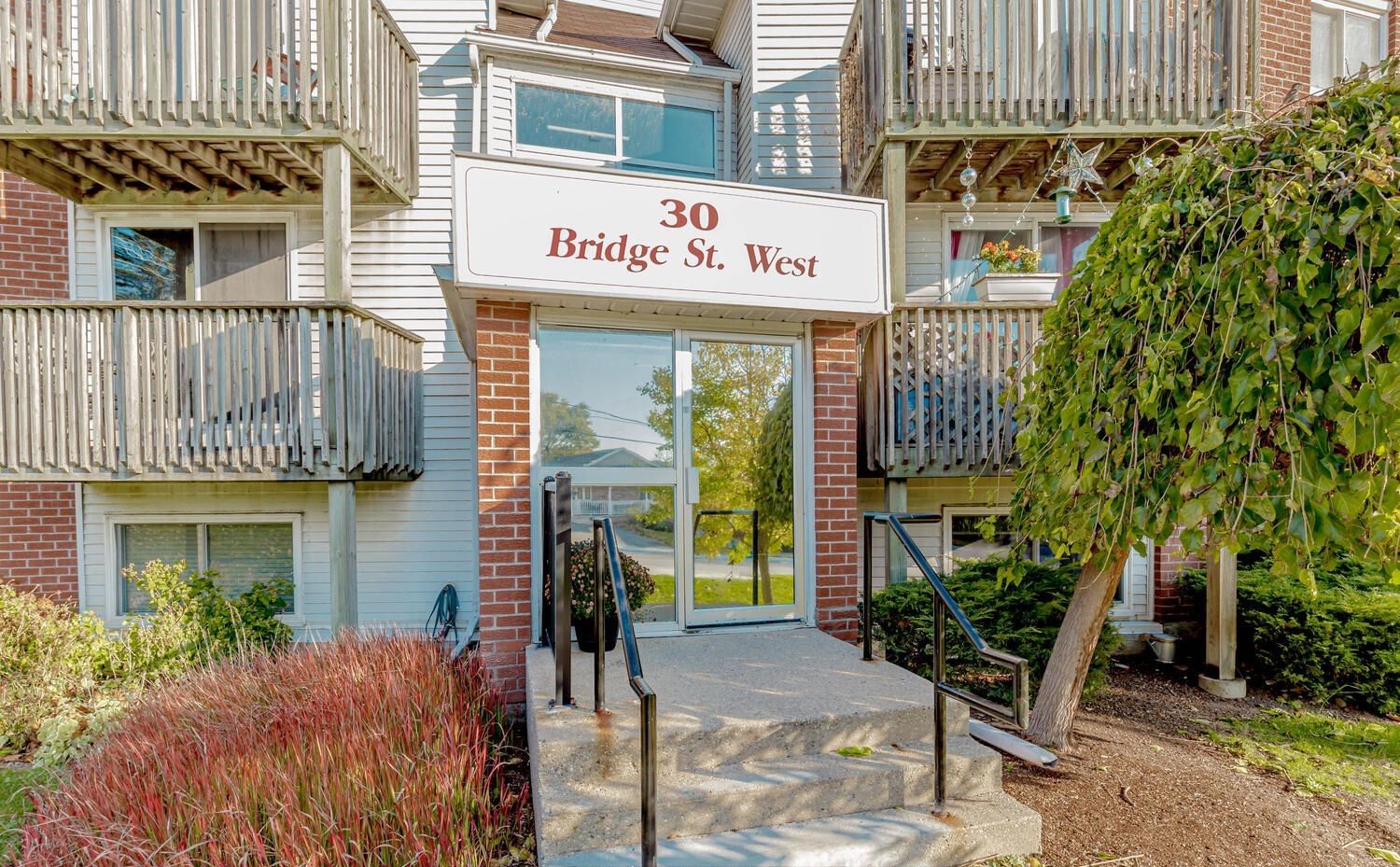 30 Bridge Street W. 30 Bridge Street West is located in  Kitchener, Toronto - image #4 of 5