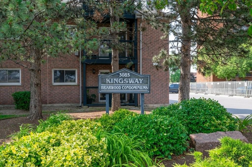 3085 Kingsway Drive. Briarwood Condominiums is located in  Ottawa, Toronto - image #3 of 6