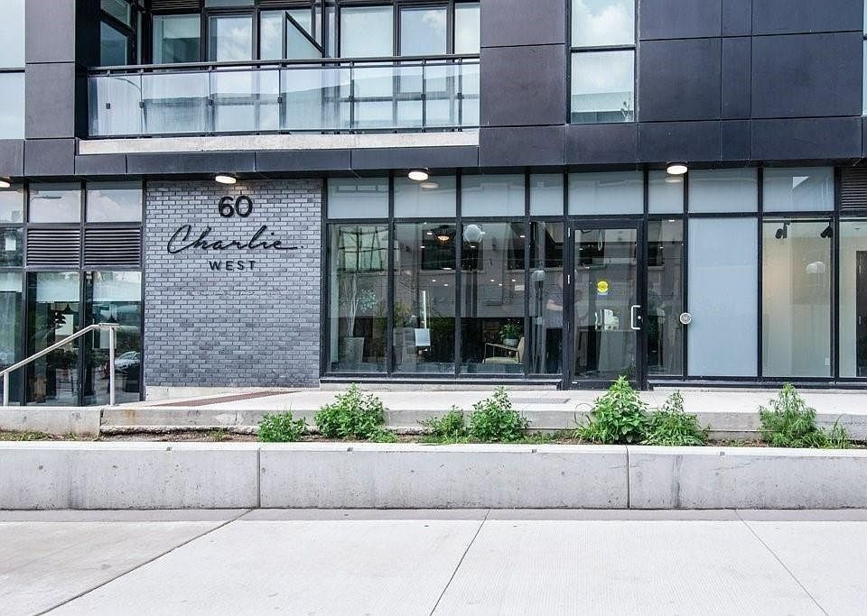 60 Charles Street W. Charlie West is located in  Kitchener, Toronto - image #3 of 8