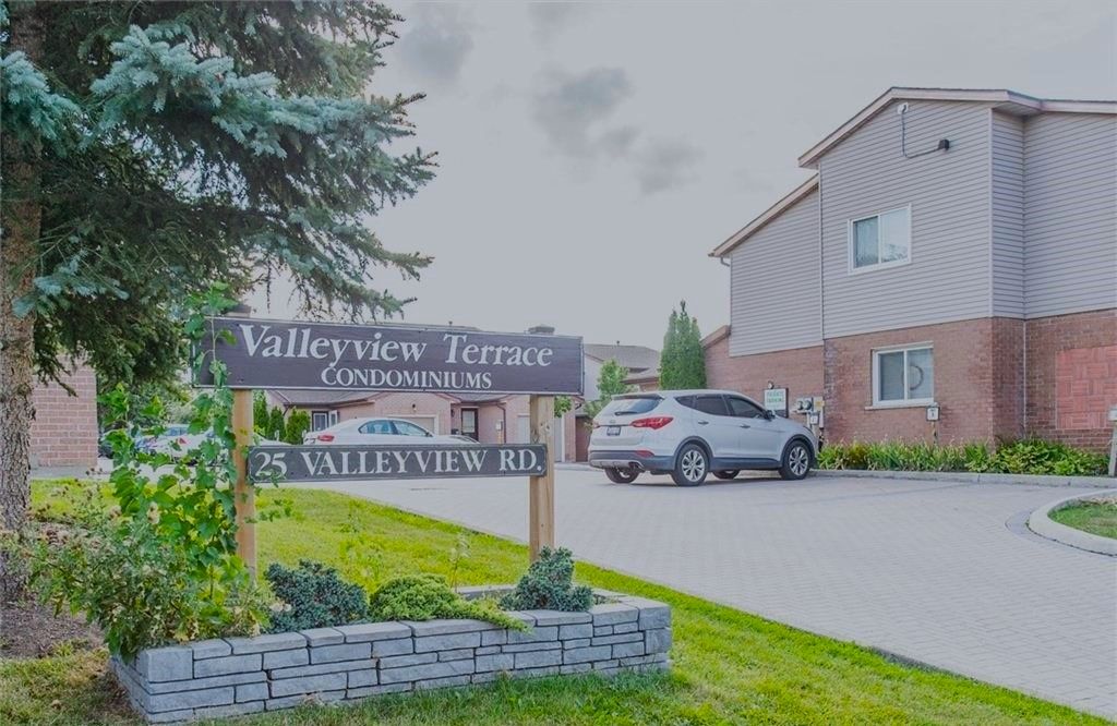 25 Valleyview Road. Valleyview Terrace is located in  Kitchener, Toronto - image #1 of 4