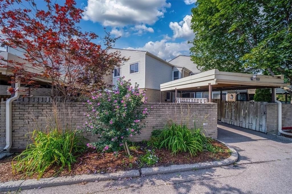 415 Morgan Avenue. Chicopee Foothills Place is located in  Kitchener, Toronto - image #1 of 3