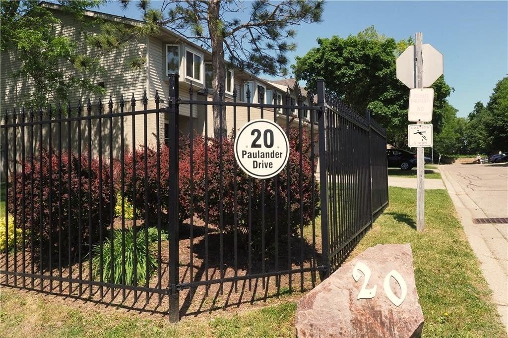 20 Paulander Drive. 20 Paulander Drive is located in  Kitchener, Toronto - image #3 of 5