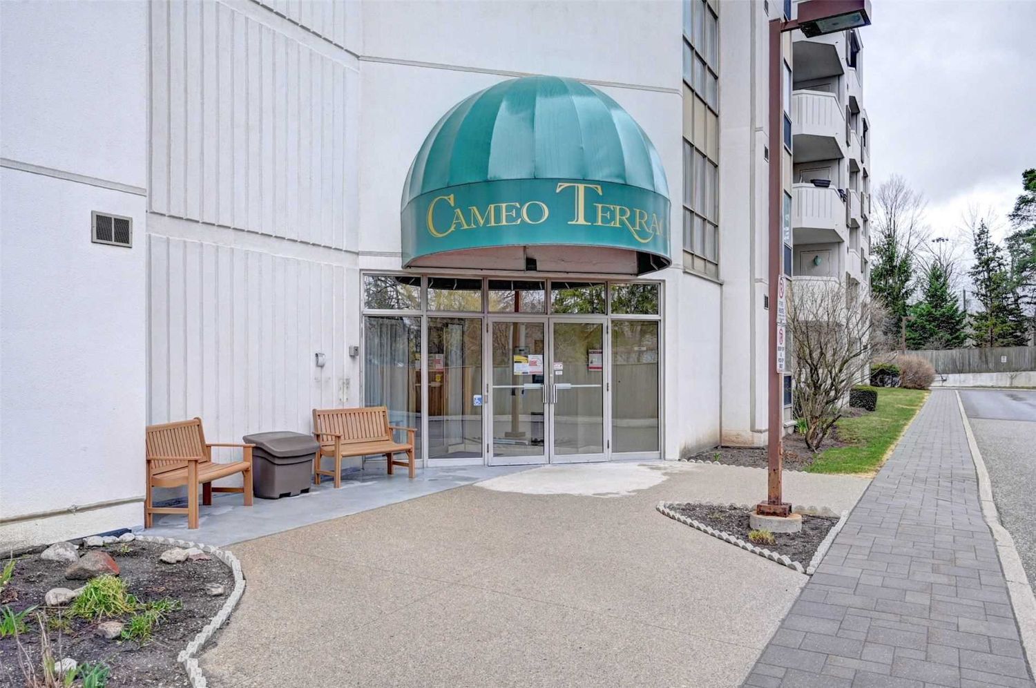 3267 King Street E. Cameo Terrace is located in  Kitchener, Toronto - image #2 of 7