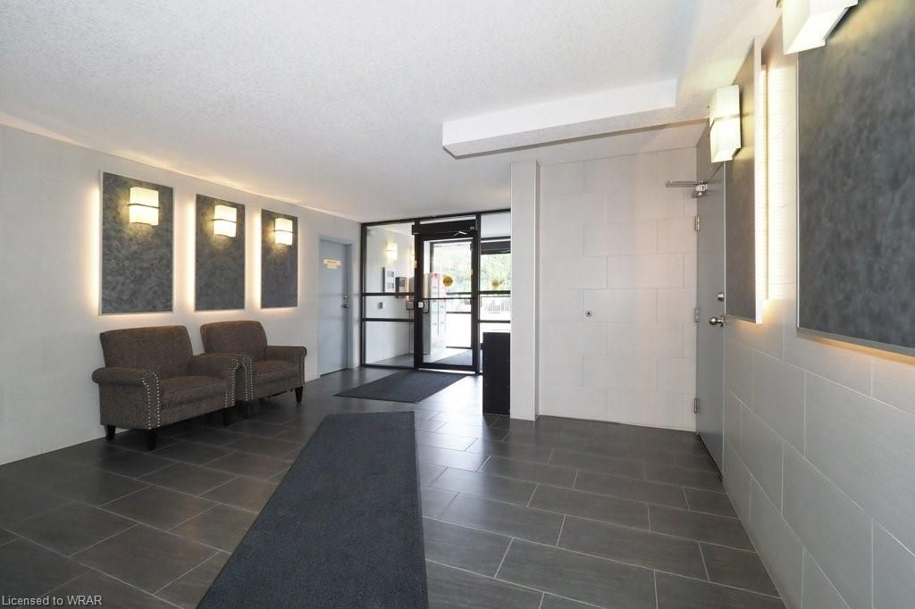 18 Holborn Crt — Stanley Park Plaza Condos for Sale & Rent