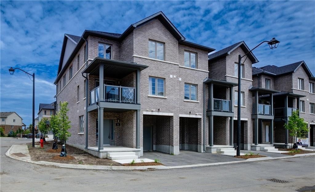 205 West Oak Trail. West Oak Urban Towns is located in  Kitchener, Toronto - image #1 of 6