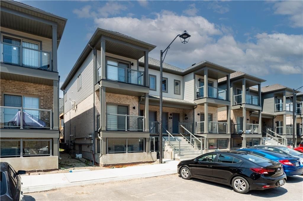 205 West Oak Trail. West Oak Urban Towns is located in  Kitchener, Toronto - image #3 of 6