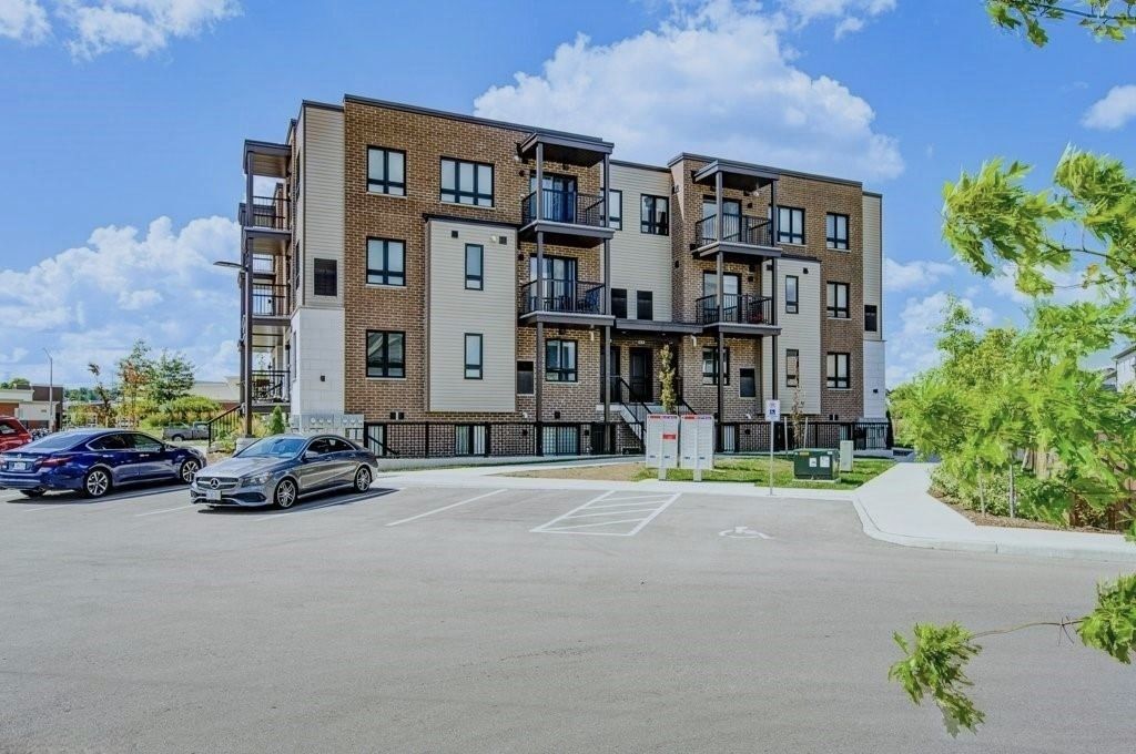 1331 Countrystone Drive. Moderra Urban Towns is located in  Kitchener, Toronto - image #2 of 5