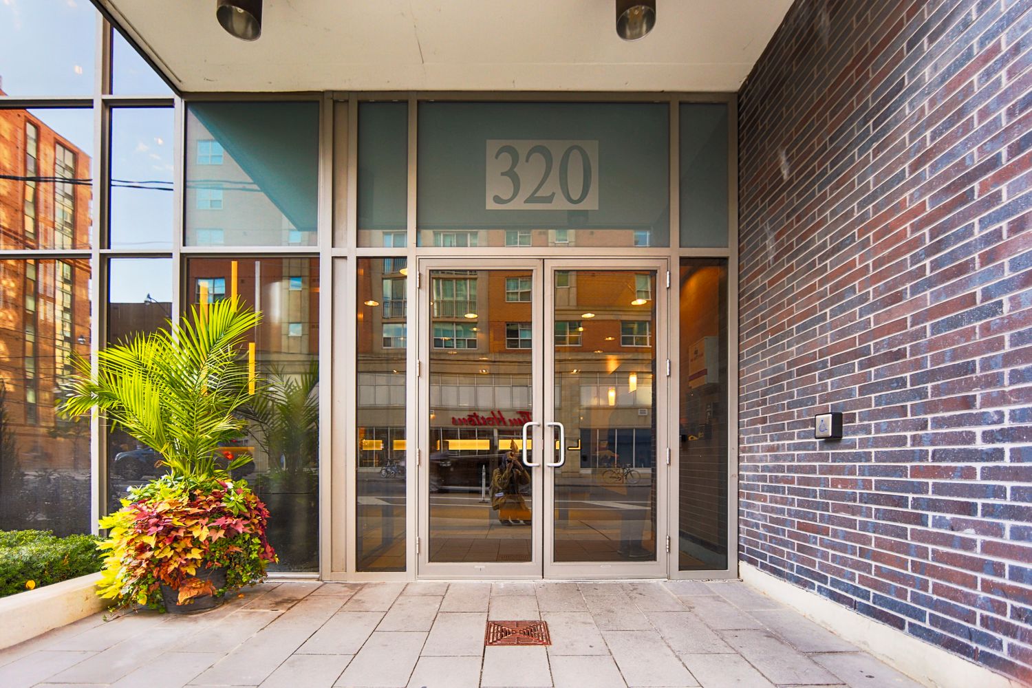 320 Richmond Street E. The Modern is located in  Downtown, Toronto - image #5 of 6