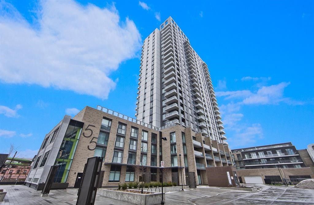 55 Duke Street W. Young Condos is located in  Kitchener, Toronto - image #1 of 6