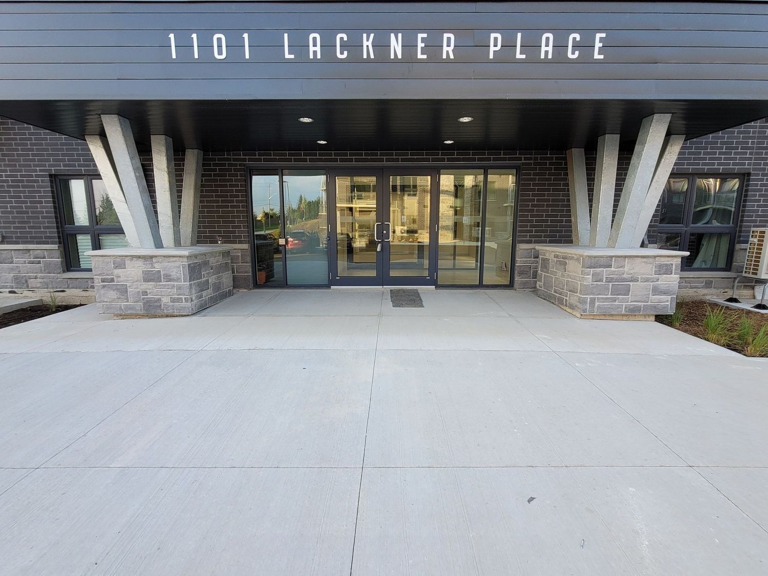 1101 Lackner Place. 1101 Lackner Place is located in  Kitchener, Toronto - image #5 of 5