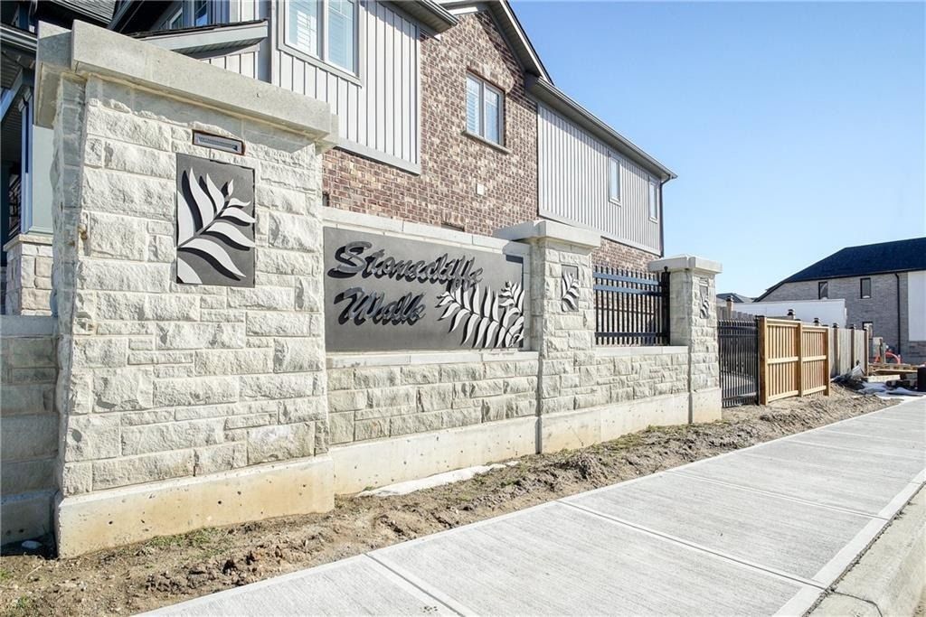 905-972 Stonecliffe Walk. Stonecliffe at Doon South is located in  Kitchener, Toronto - image #1 of 3