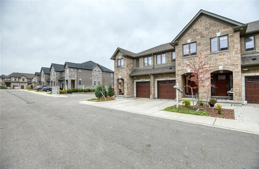 513-523 Hollybrook Crescent. 513-523 Hollybrook Crescent is located in  Kitchener, Toronto - image #3 of 3