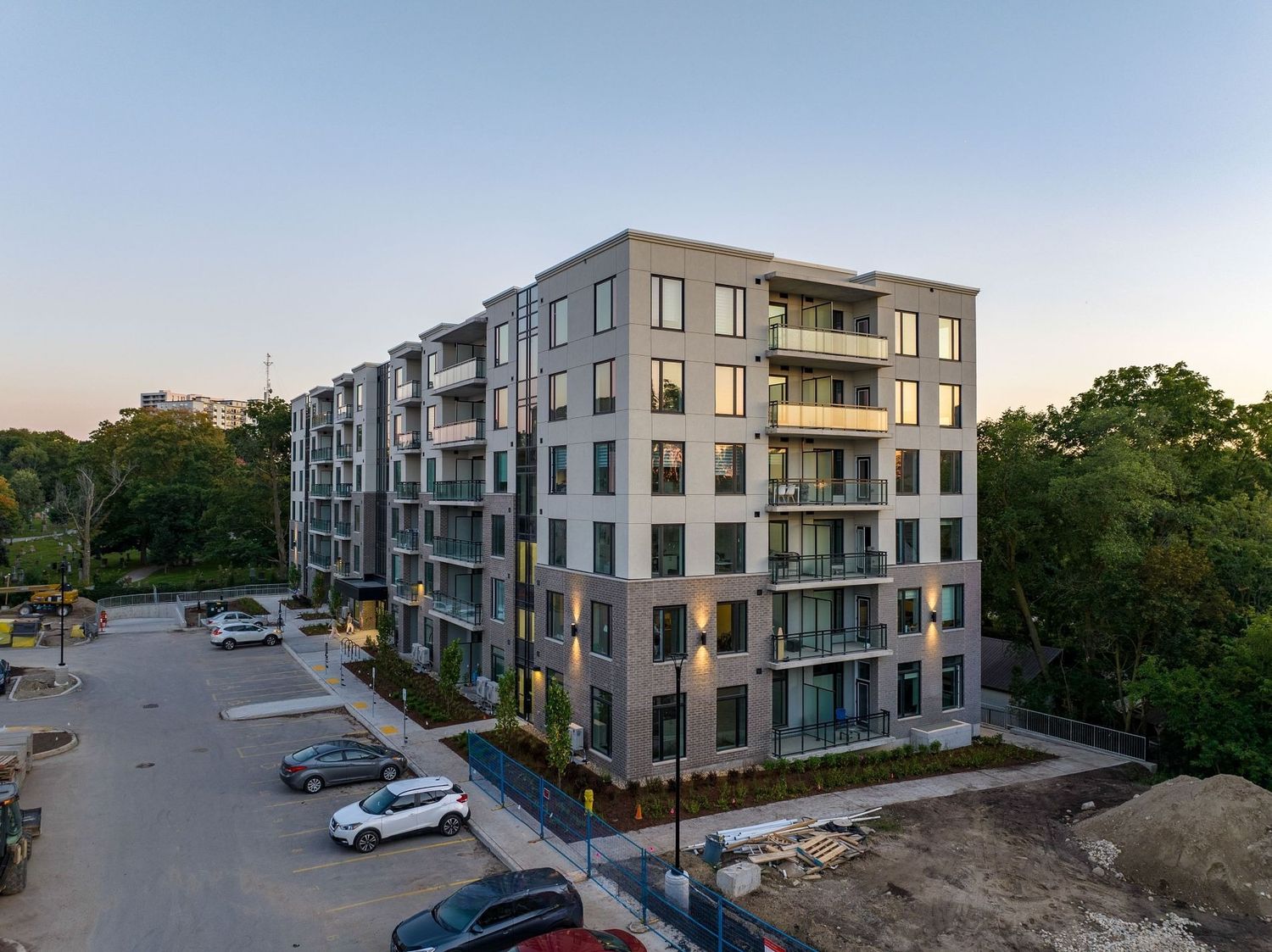 103-121 Roger Street. Spur Line Common Condos  is located in  Kitchener, Toronto - image #1 of 4