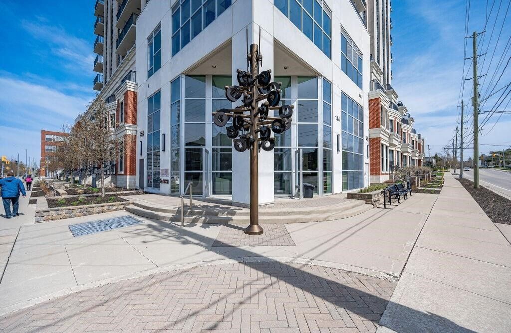 144 Park Street. Uptown Waterloo Condos is located in  Waterloo, Toronto - image #3 of 10