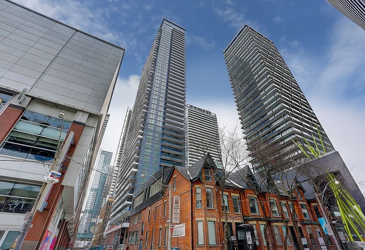 38 Widmer Street. Central Condos is located in  Downtown, Toronto - image #2 of 7