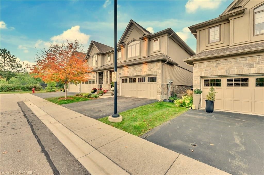 435 Winchester Drive. The Village in Beechwood West is located in  Waterloo, Toronto - image #1 of 4