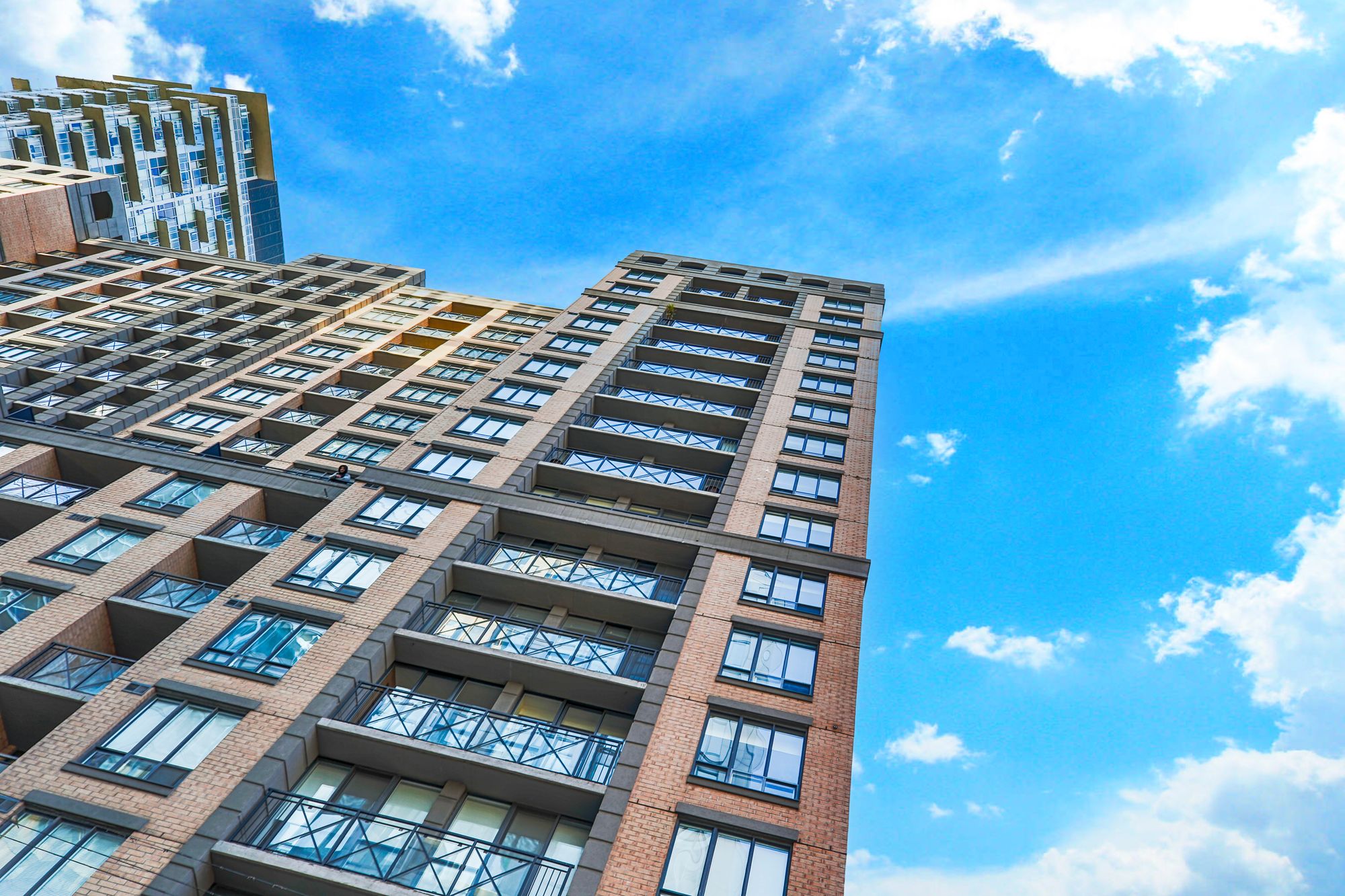 140 Simcoe St University Plaza Condos 3 Condos for Sale & 0 Units