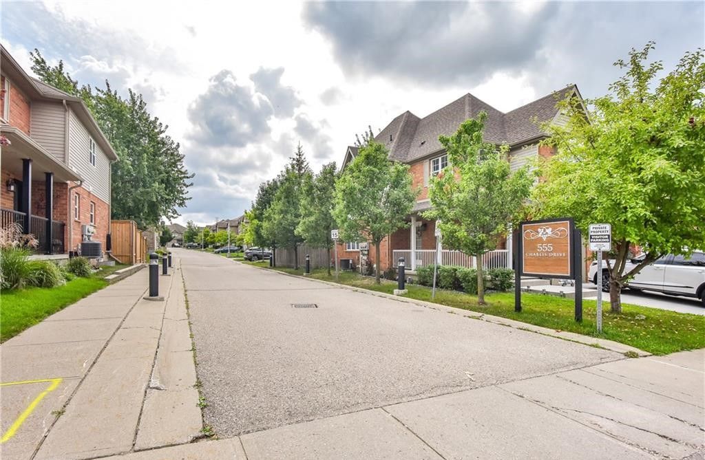 555 Chablis Drive. 555 Chablis Townhomes is located in  Waterloo, Toronto - image #1 of 5