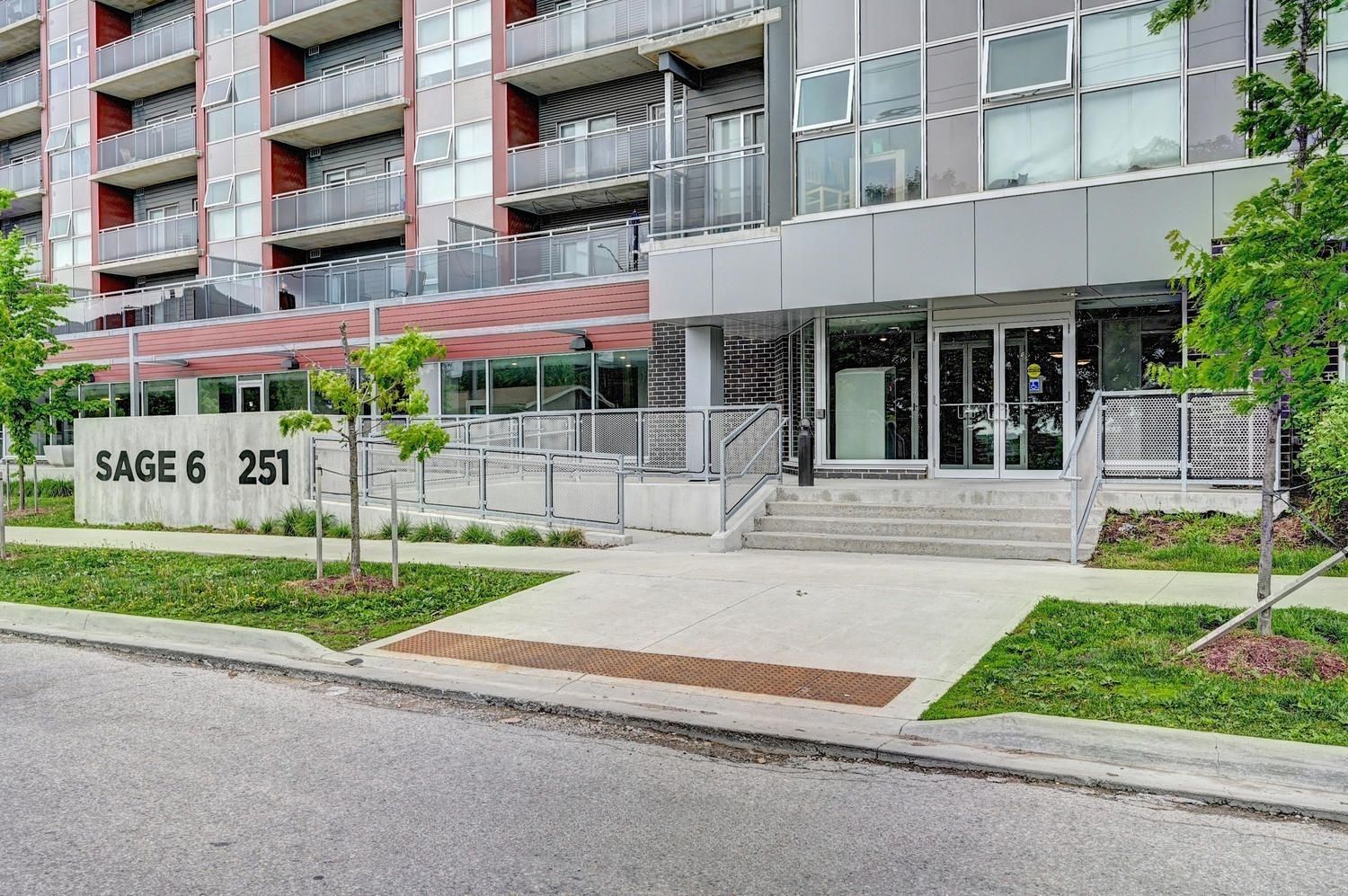 251 Hemlock Street. Sage 6 is located in  Waterloo, Toronto - image #4 of 9