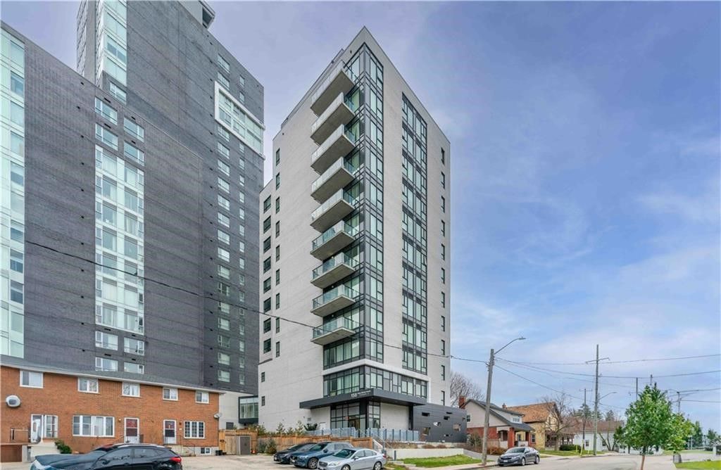 160 King Street North. K2 Waterloo Condominiums Tower 2 is located in  Waterloo, Toronto - image #1 of 4