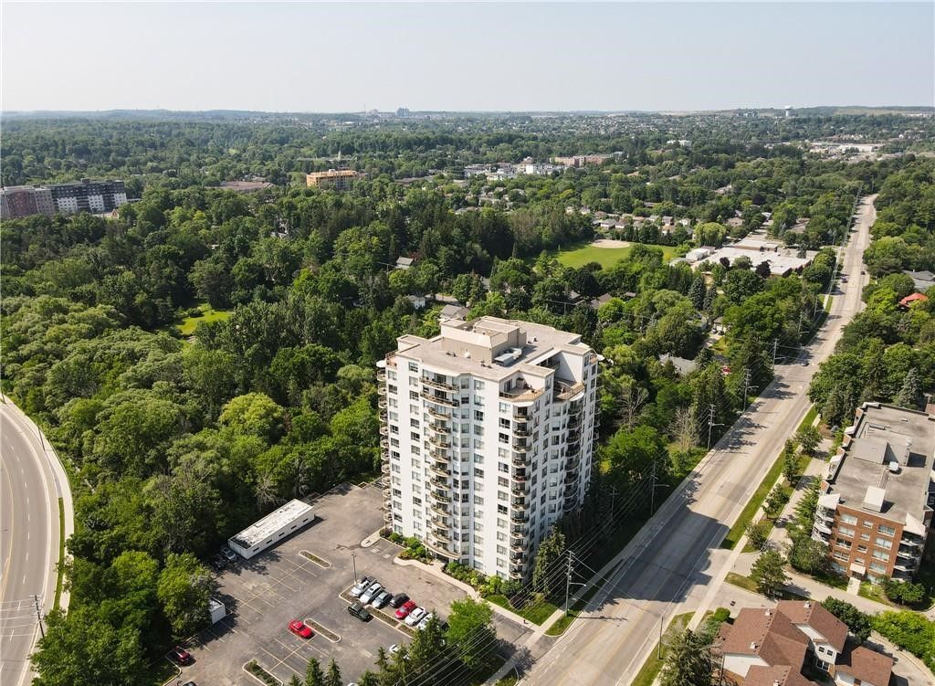 255 Keats Way. Keatsway on the Park is located in  Waterloo, Toronto - image #4 of 8