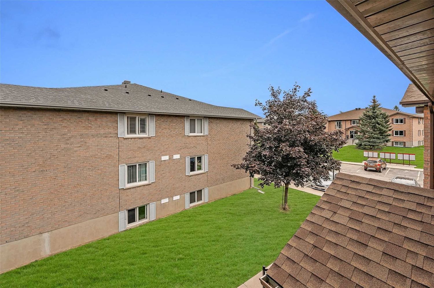 321-339 Northlake Drive. NorthLake Condominiums is located in  Waterloo, Toronto - image #5 of 5