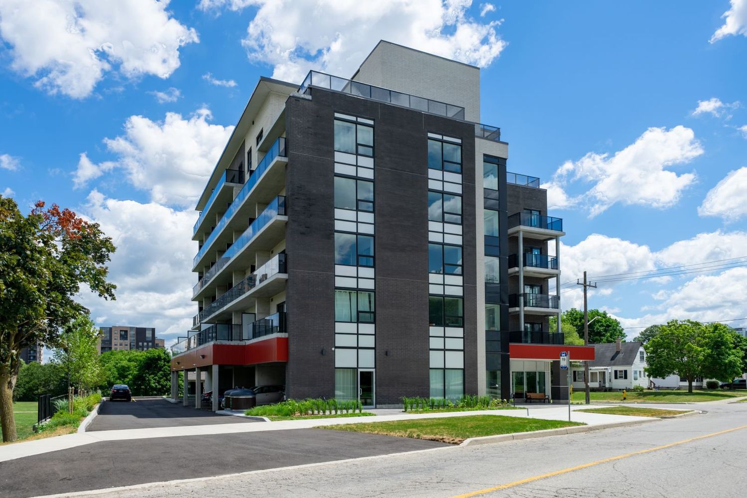 50 Hickory Street West. Hickory Condos is located in  Waterloo, Toronto - image #2 of 6