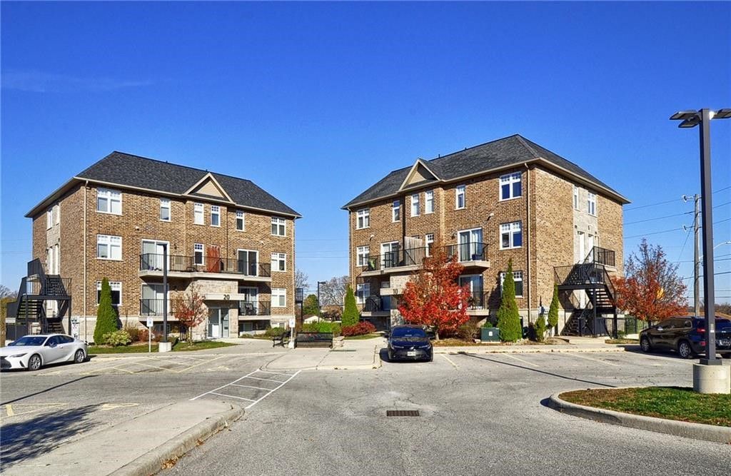 10 Cheese Factory Road. Strathaven Court is located in  Cambridge, Toronto - image #1 of 3