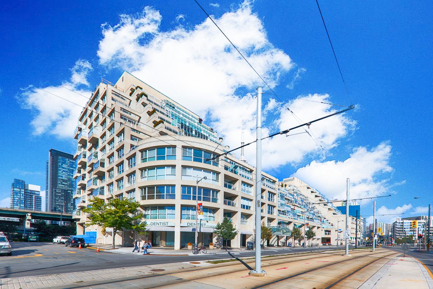 460-480 Queens Quay W. Kings Landing Condos is located in  Downtown, Toronto - image #1 of 4