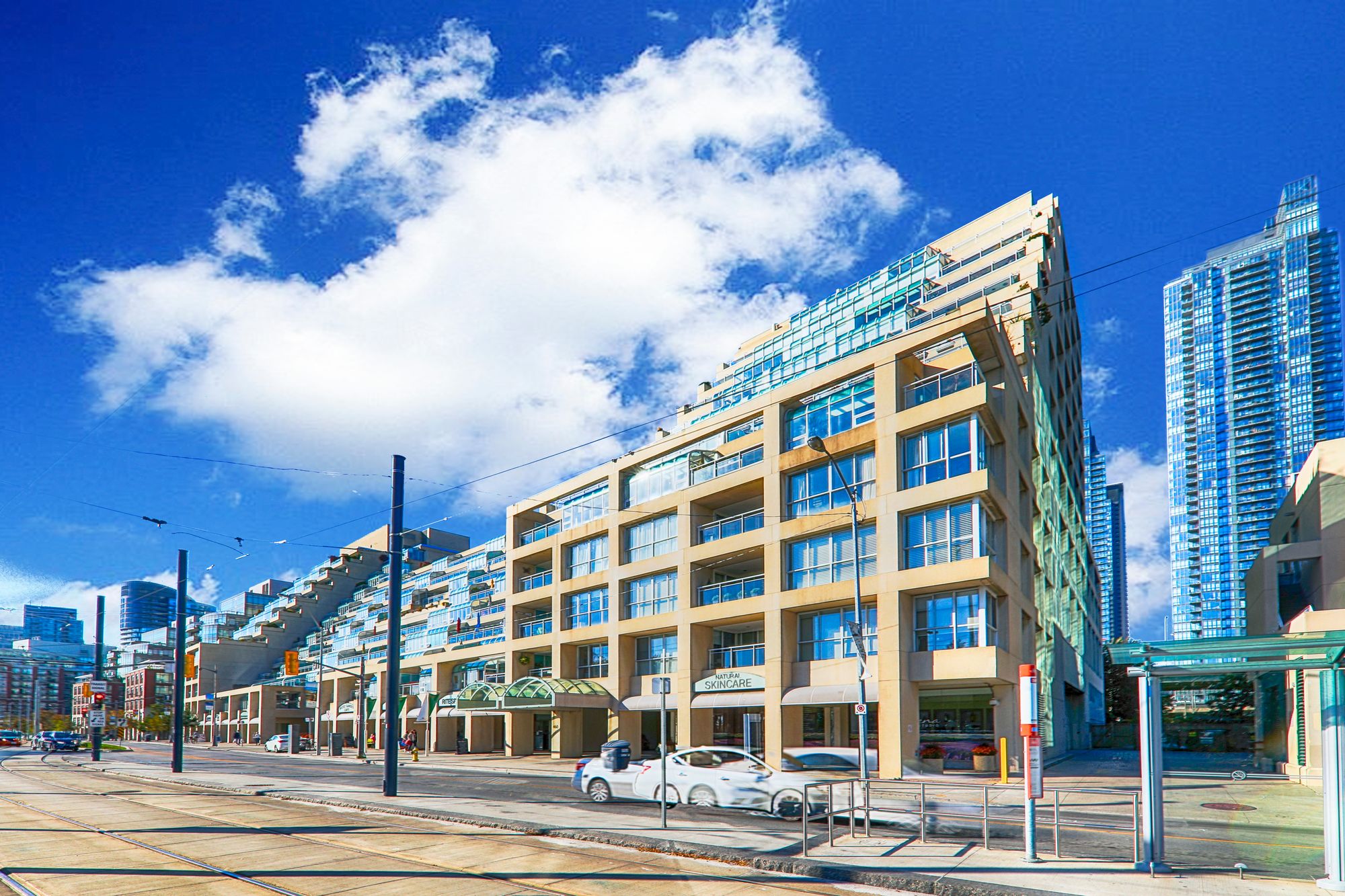 460480 Queens Quay W Kings Landing Condos 2 Condos for Sale & 1