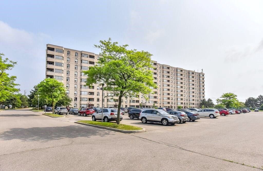 200 Jamieson Parkway. Cambridge Grand is located in  Cambridge, Toronto - image #1 of 6