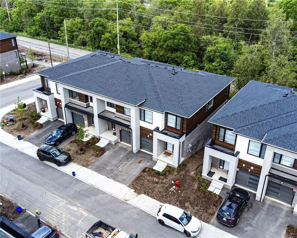 350 River Road. Brook Village Townhomes is located in  Cambridge, Toronto - image #3 of 6