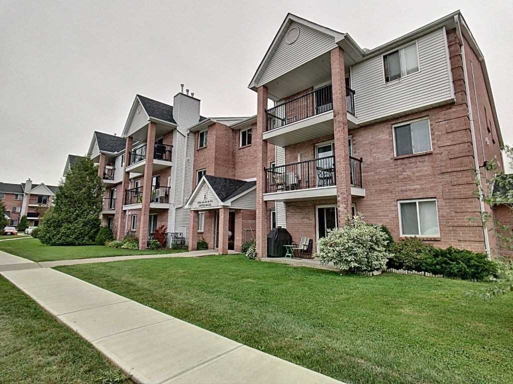 1096 Jalna Boulevard. Meadows of White Oaks is located in  London, Toronto - image #1 of 4