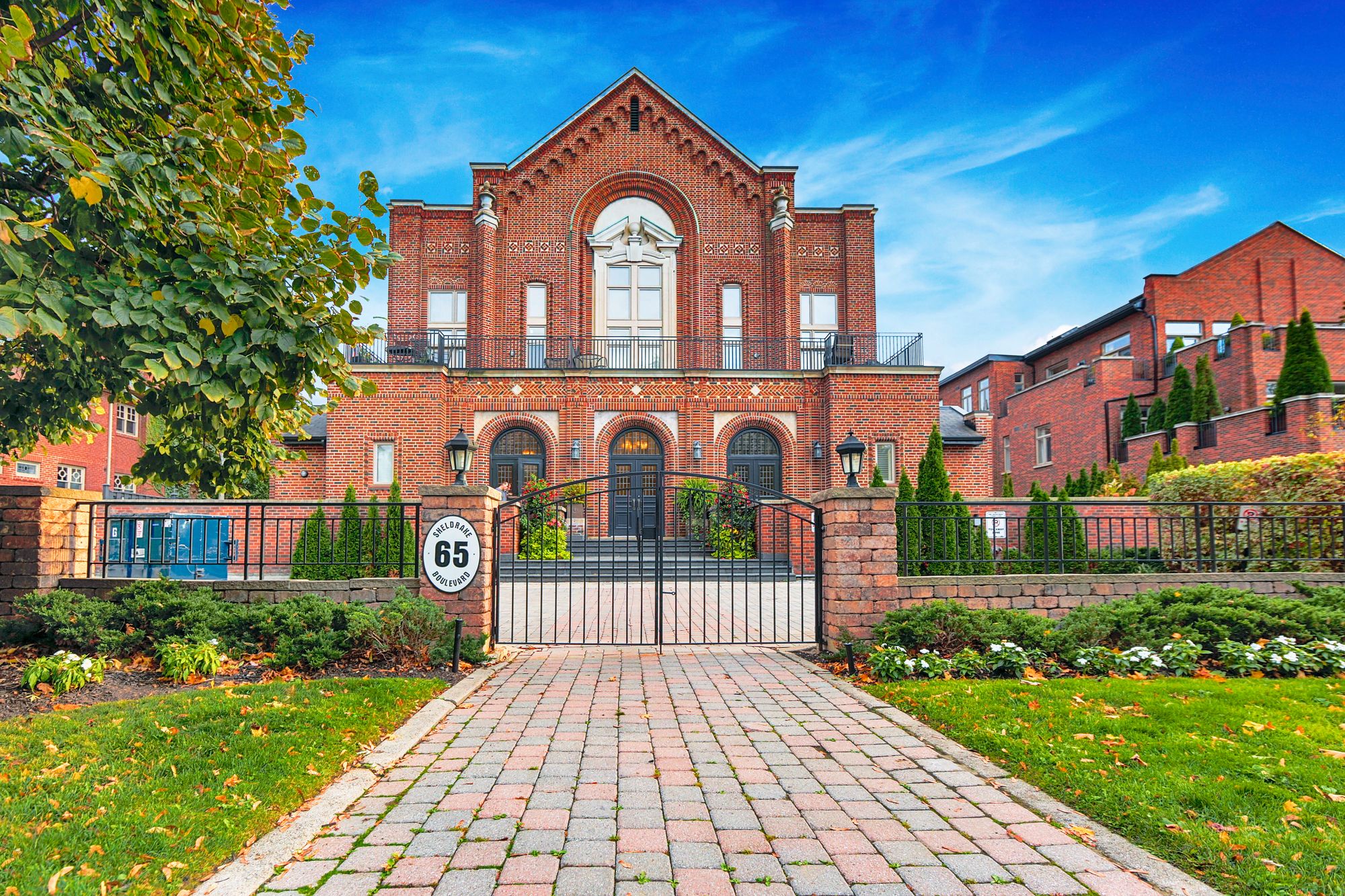 65 Sheldrake Blvd St on Sheldrake Get listing alerts for