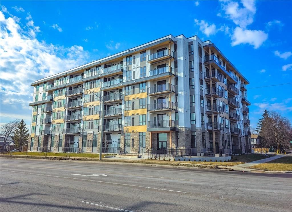 101 Golden Eagle Road. The Jake Condos is located in  Fort Erie, Toronto - image #1 of 5