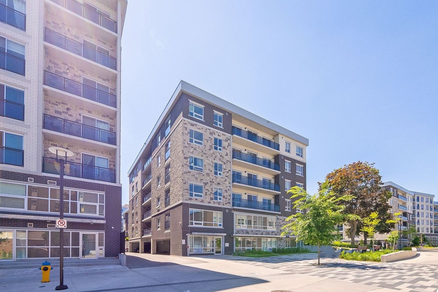 275 Larch Street. 275 Larch Street is located in  Waterloo, Toronto - image #1 of 4