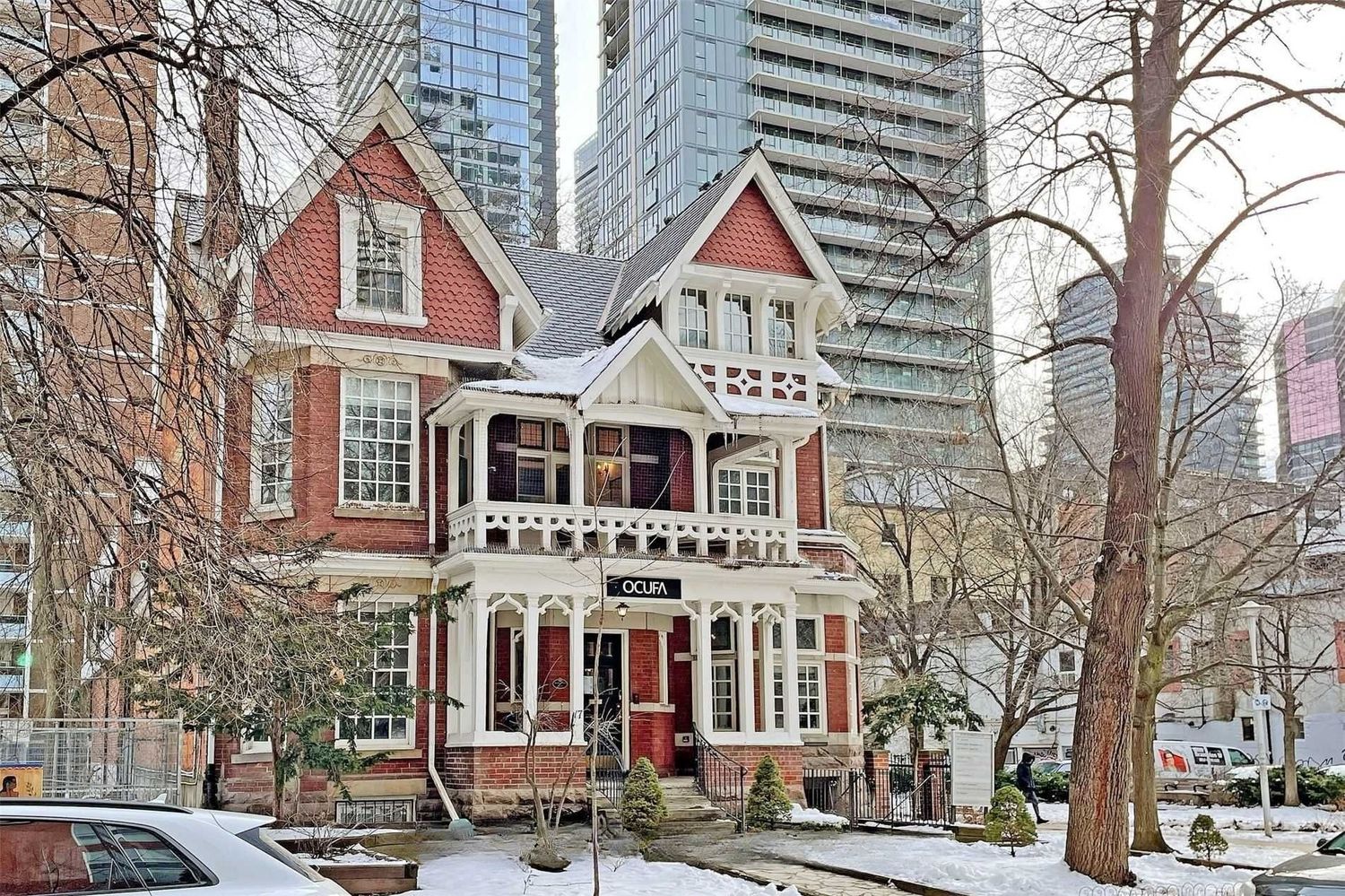 17 Isabella Street. William Britton House is located in  Downtown, Toronto - image #1 of 3