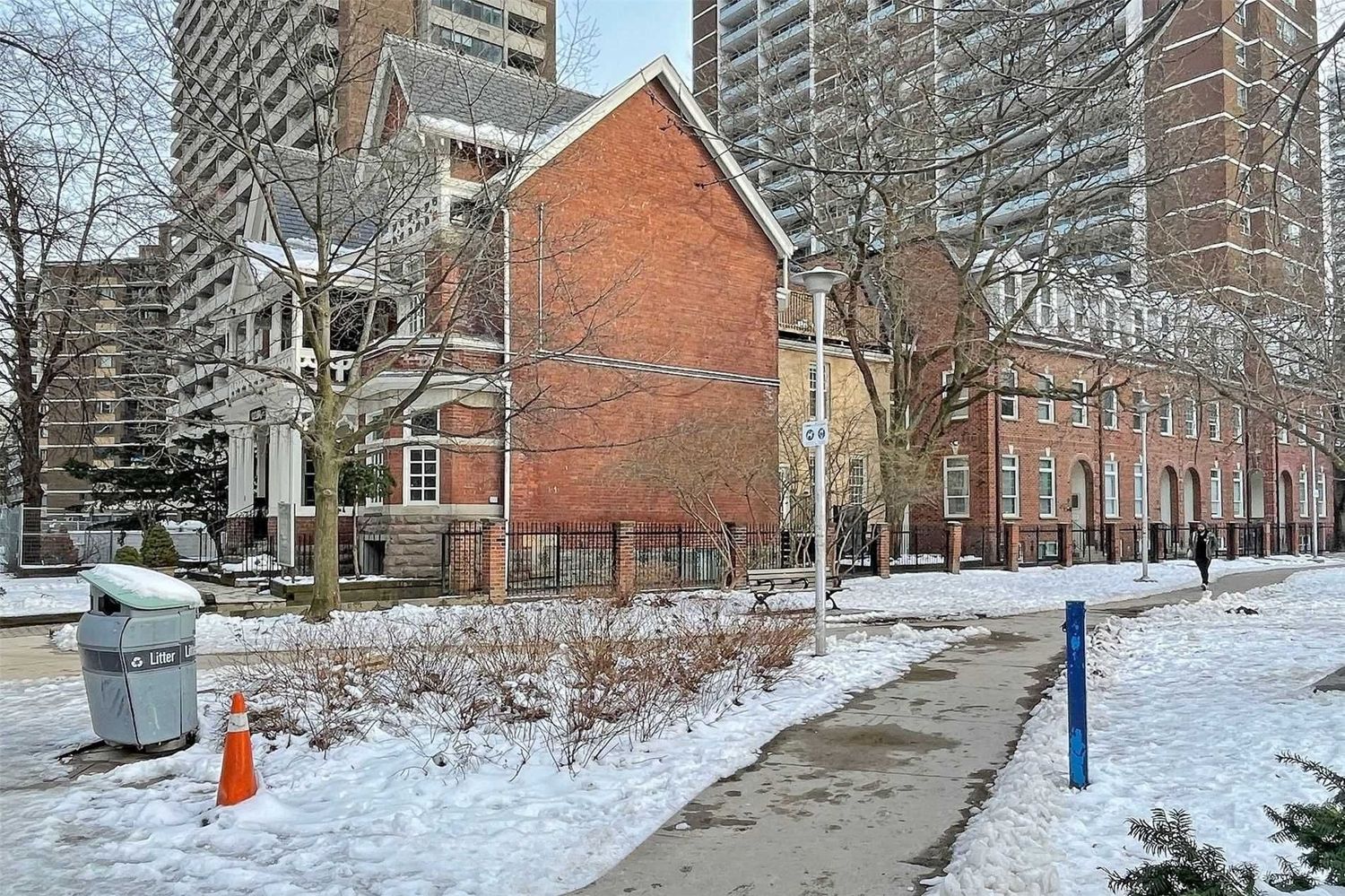 17 Isabella Street. William Britton House is located in  Downtown, Toronto - image #2 of 3