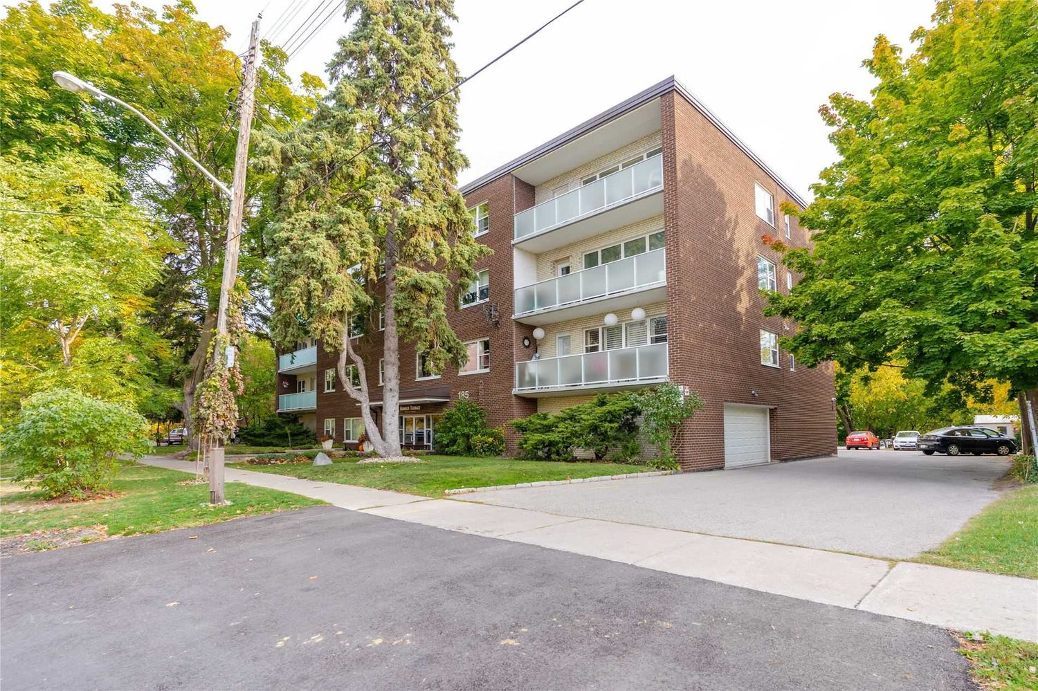 185 Stephen Drive. Humber Terrace is located in  Etobicoke, Toronto - image #2 of 5