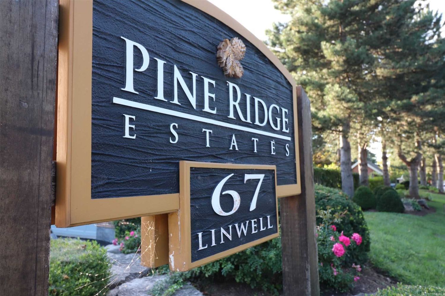 67 Linwell Road. Pine Ridge Estates is located in  St. Catharines, Toronto - image #2 of 4